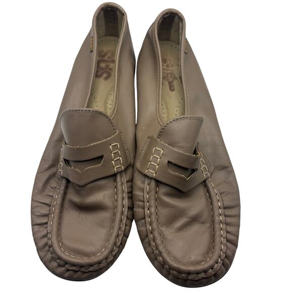 Vintage SAS Tan Penny Loafers Women's Soft Step Heel - Picture 1 of 6